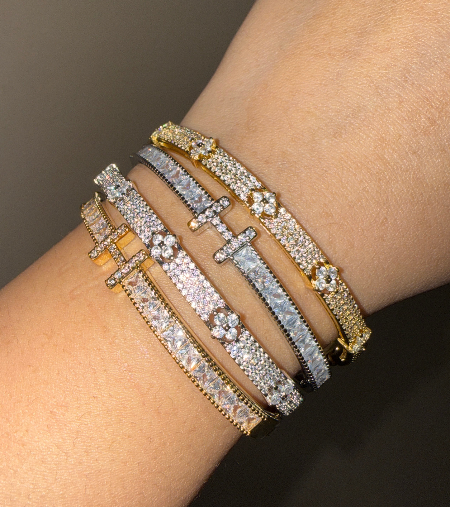 4 leaf diamond bangle