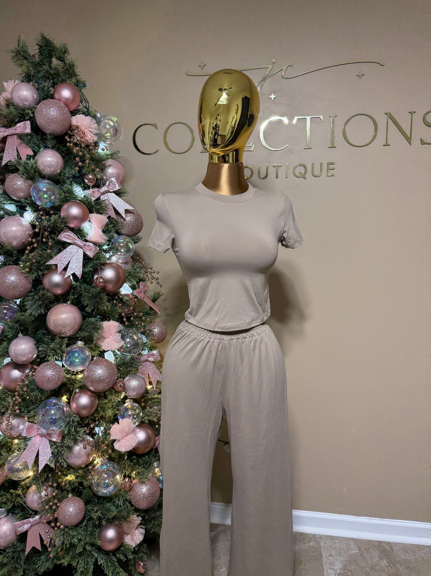 Fit Top and Wide-Leg Pants Set